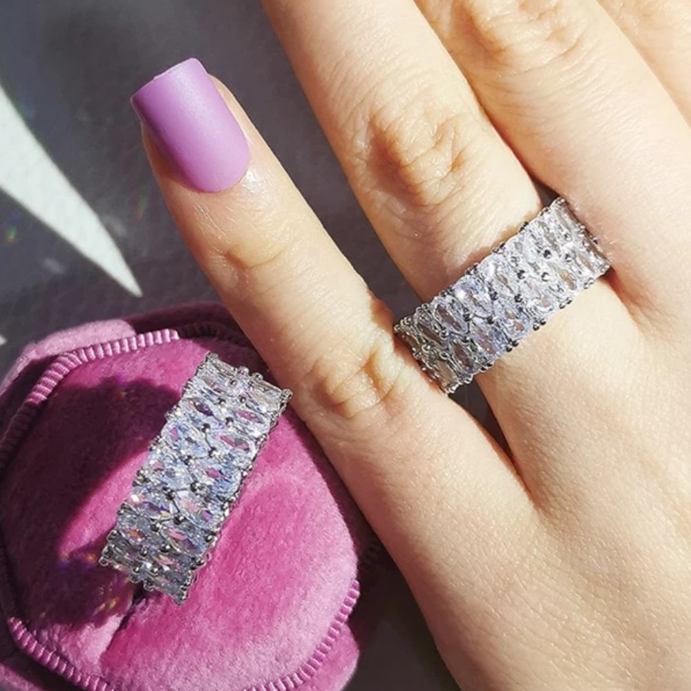 NEW ETERNITY 925 STERLING SILVER DIAMOND RING, CUTE RING, SHINY RING.